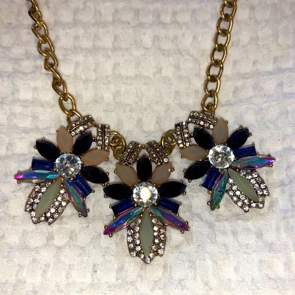 COLORFUL CRYSTAL NECKLACE